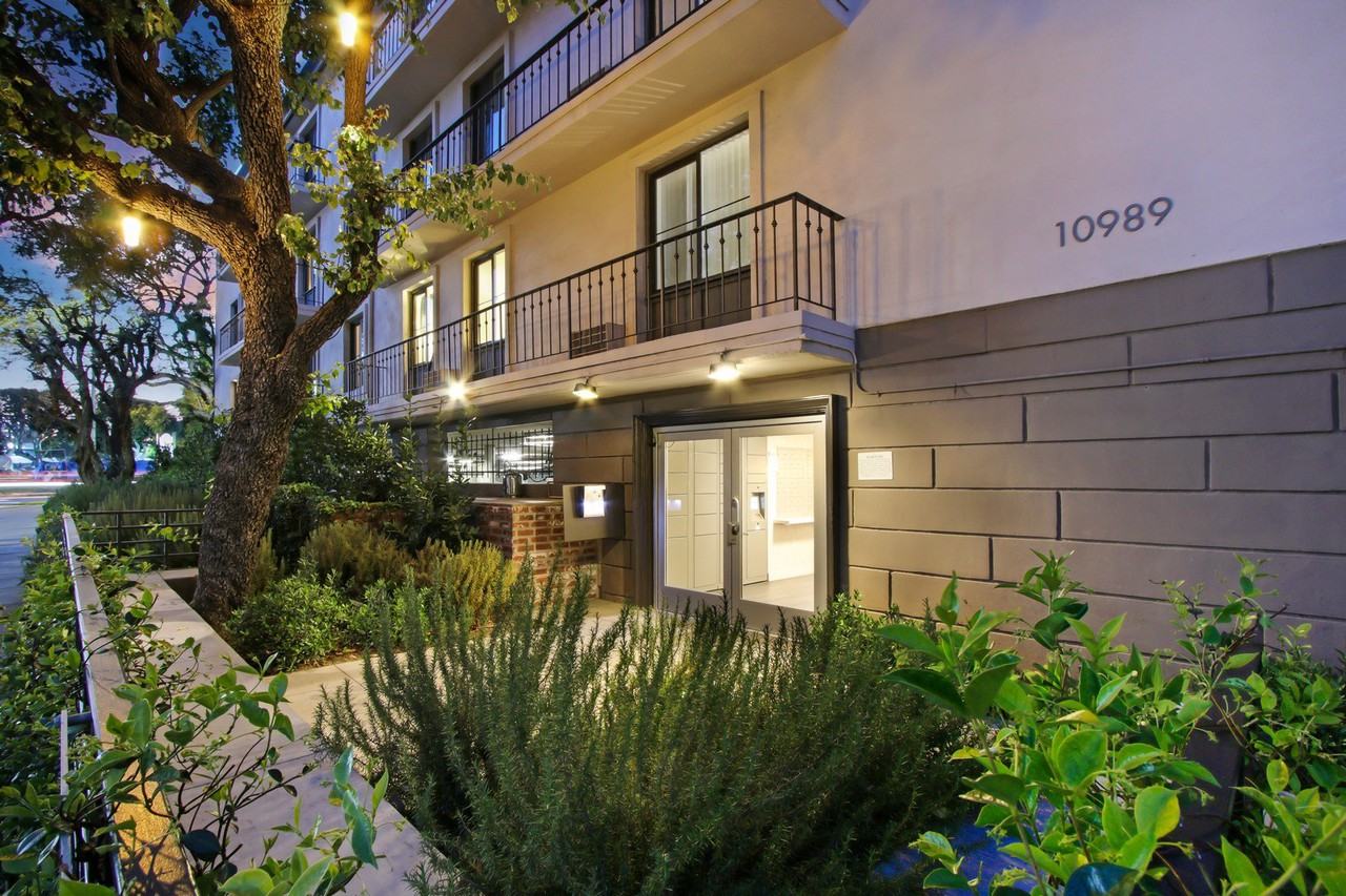 Rochester Parkside - Photo 6 of 67