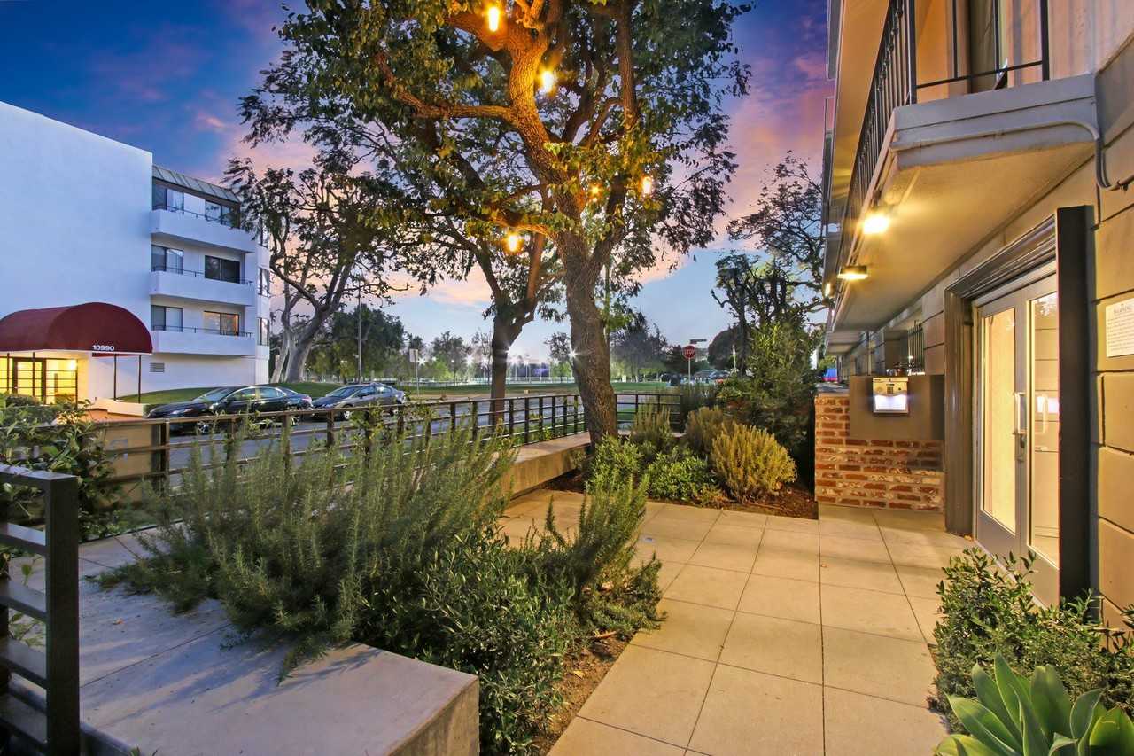 Rochester Parkside - Photo 7 of 67