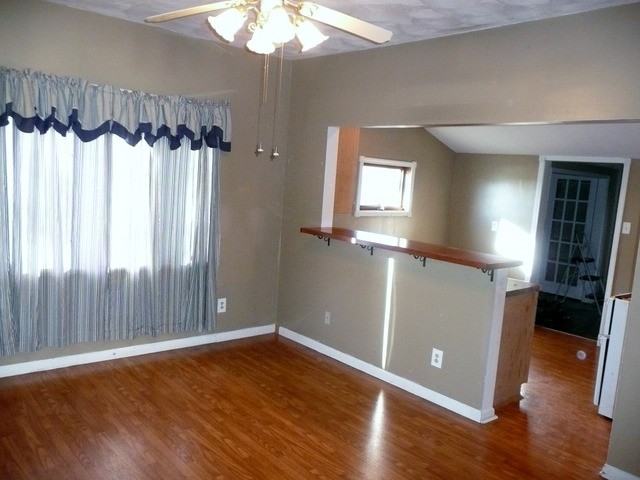 463 S Chestnut St - Photo 2 of 14