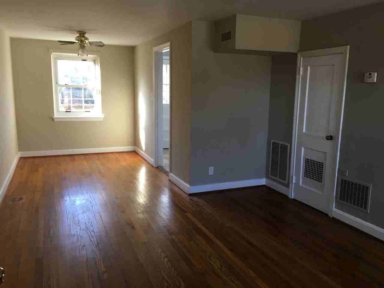 Elizabeth Heights - Photo 3 of 9