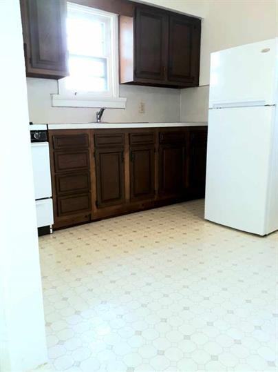 136 West Wayne Street - Photo 2 of 6