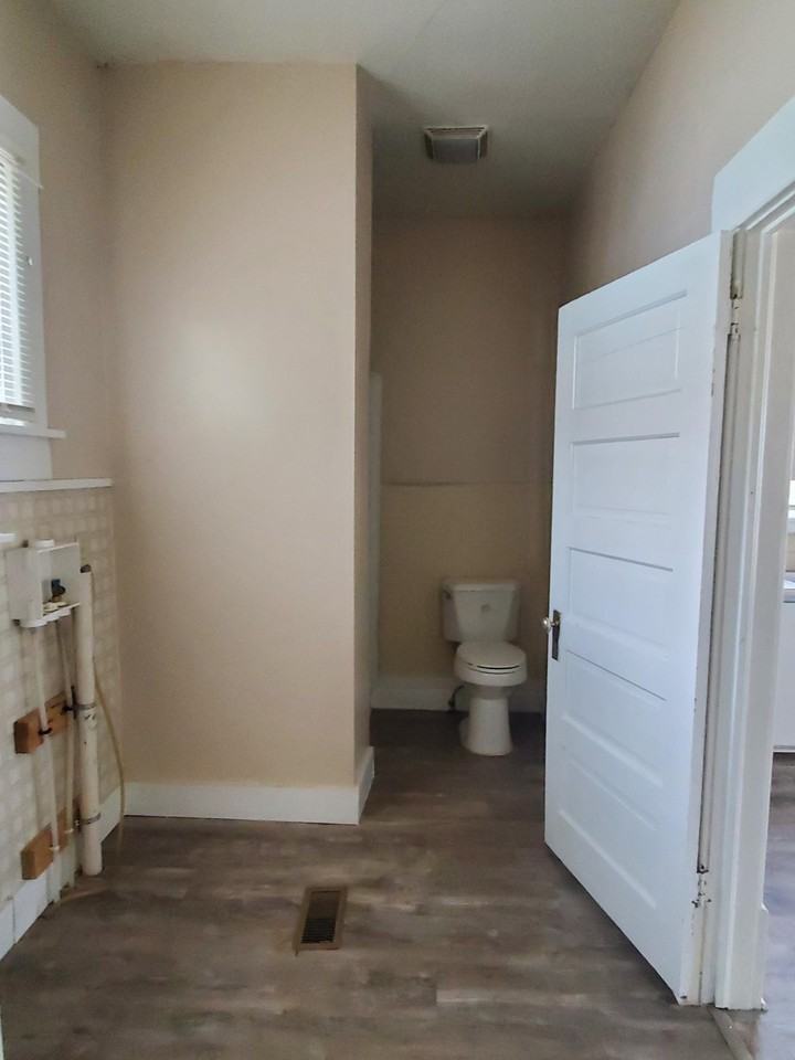 204 E 11th Ave #1 - Photo 6 of 10