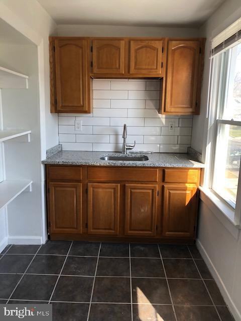 256 Wyoming Ave - Photo 3 of 5