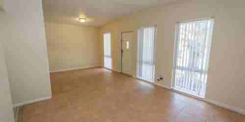 840 Bradley St - Photo 2 of 14
