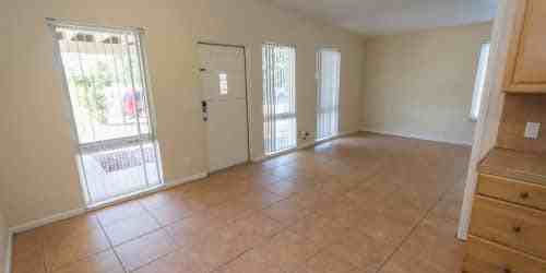 840 Bradley St - Photo 3 of 14