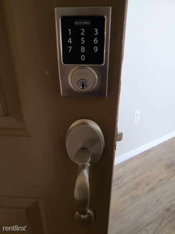 6005 Castlegate Dr W - Photo 3 of 23