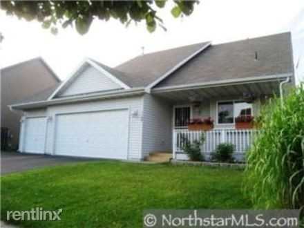 1109 Larch St - Photo 2 of 20