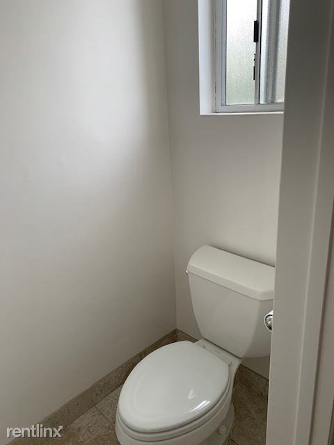 5387 5387 Cota St 7 - Photo 3 of 12