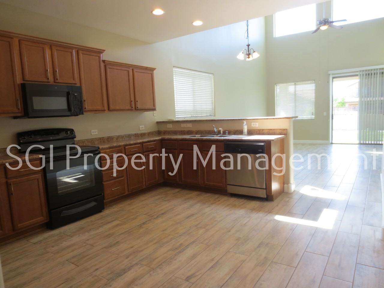 10759 W Monroe St - Photo 3 of 30