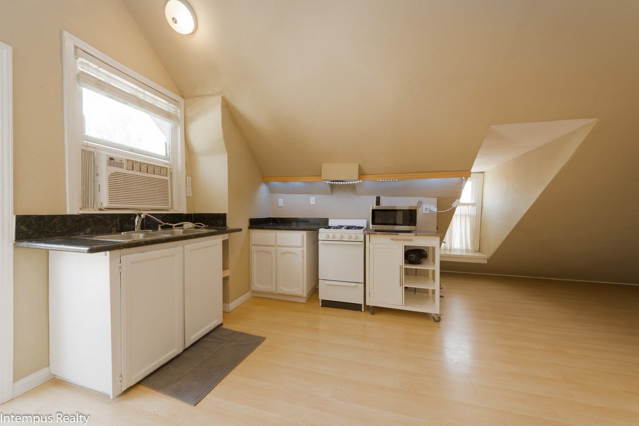 57 Wilson Ave - Photo 2 of 8