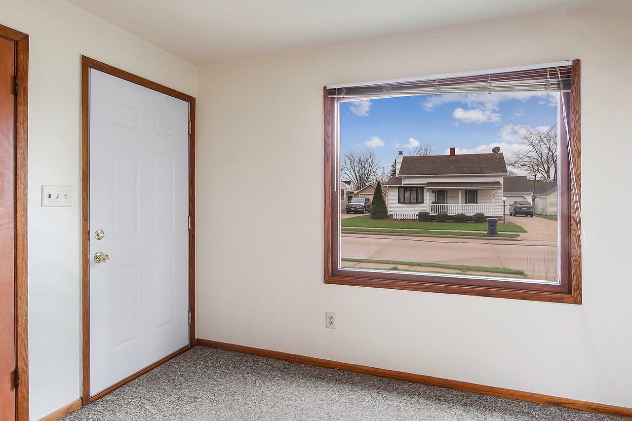 528-530 Pierce Ave - Photo 3 of 9