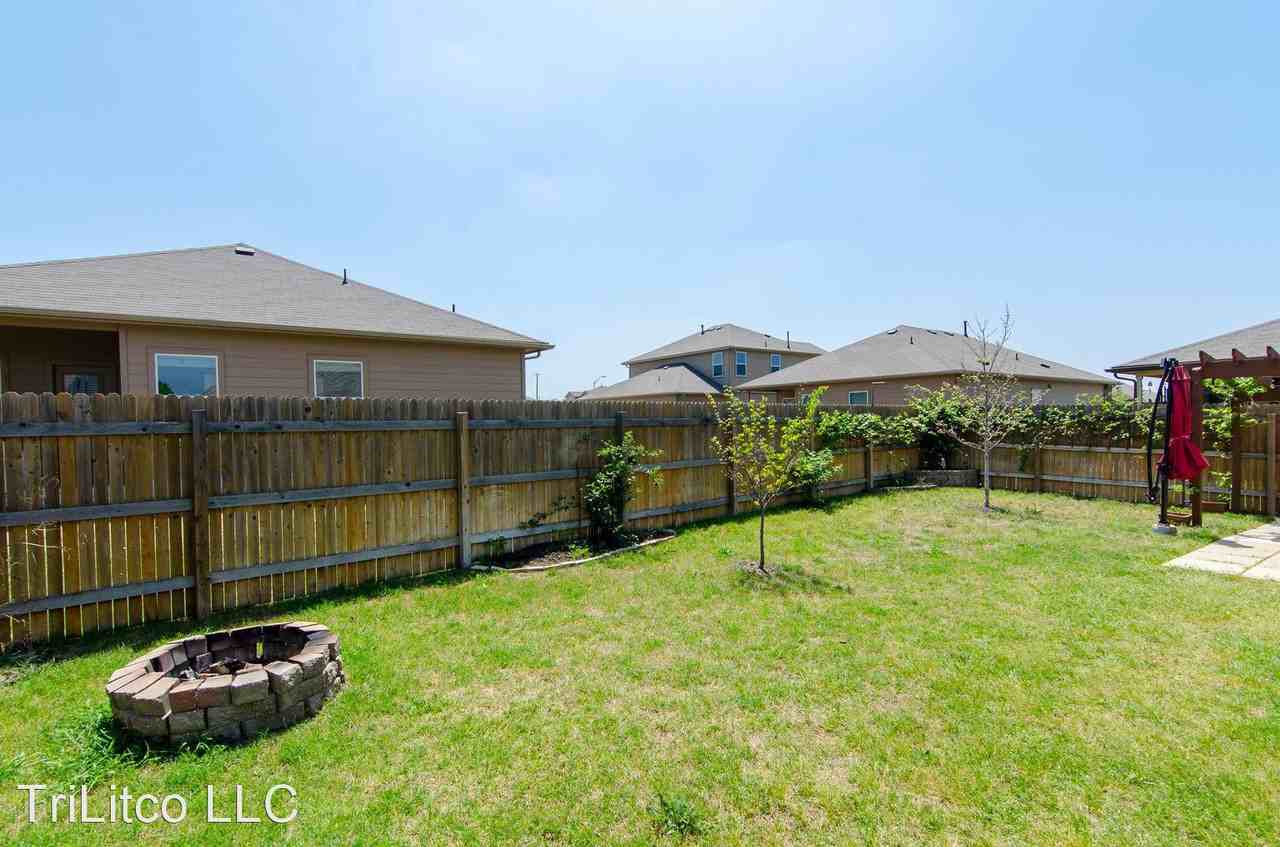 2041 Mottey St - Photo 3 of 39