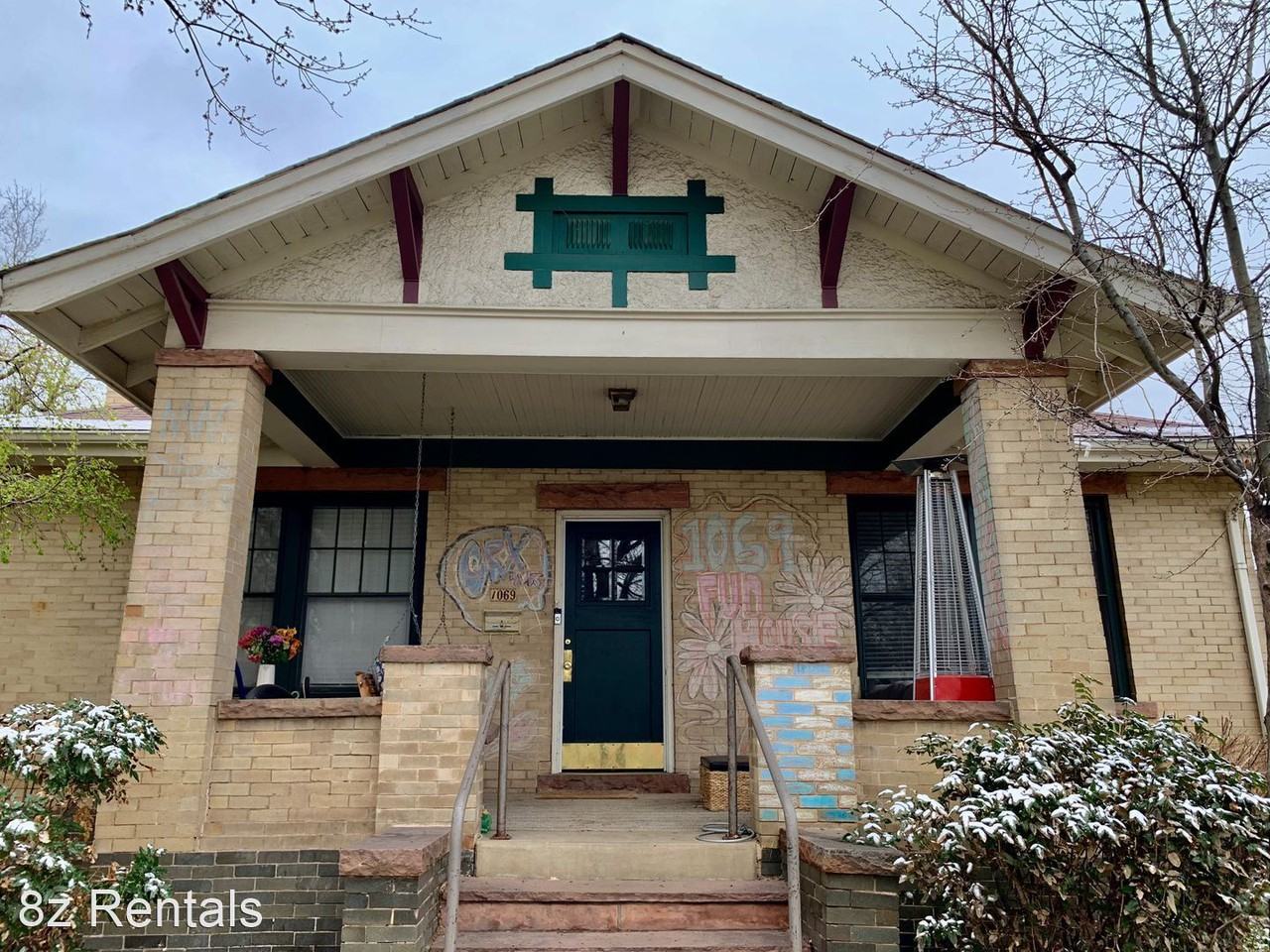 1069 Lincoln Pl - Photo 2 of 31