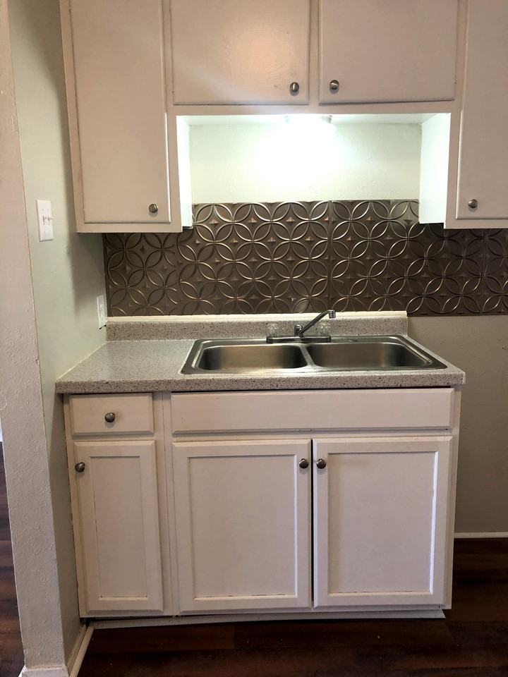 1406 Goliad Street #A - Photo 2 of 11