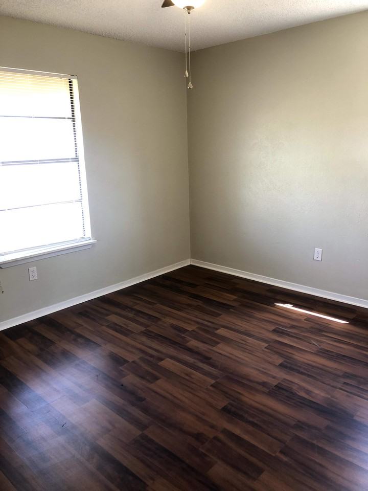 1406 Goliad Street #A - Photo 6 of 11