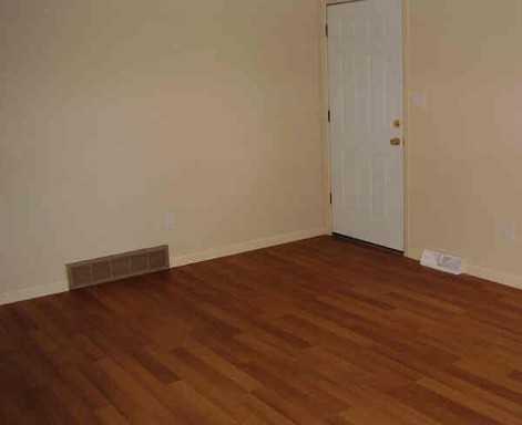 310 12th St - Photo 3 of 7