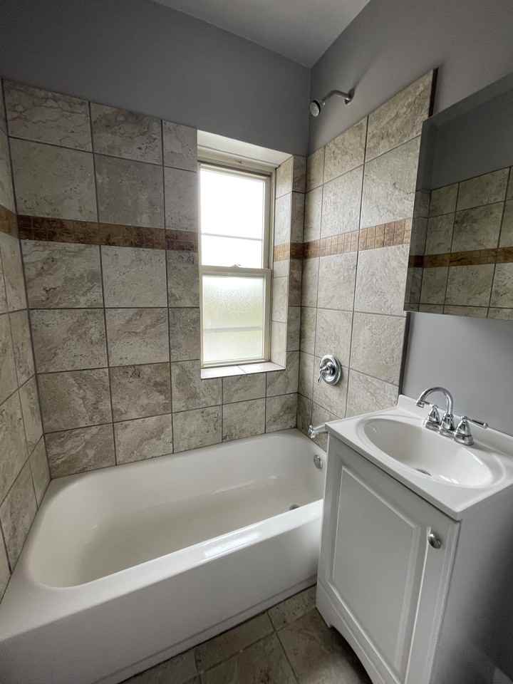 3589 North Milwaukee Avenue 3 - Photo 3 of 5