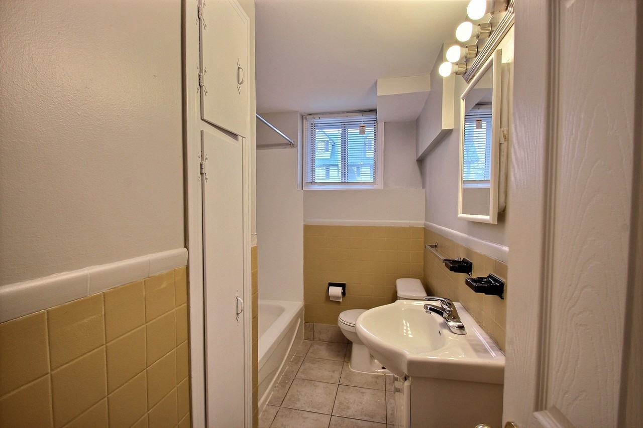 63 Atkinson Ave #B - Photo 3 of 7