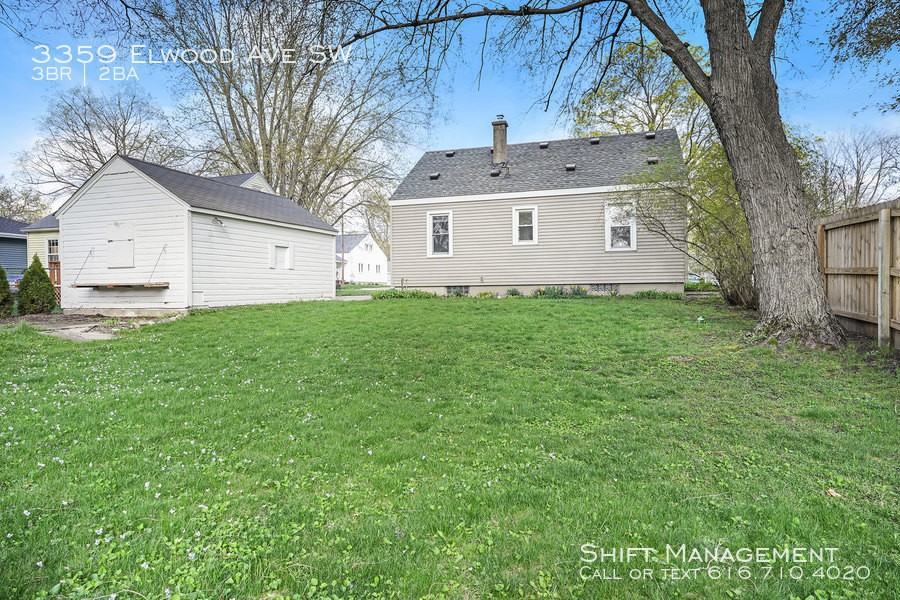 3359 Elwood Ave Sw - Photo 2 of 20