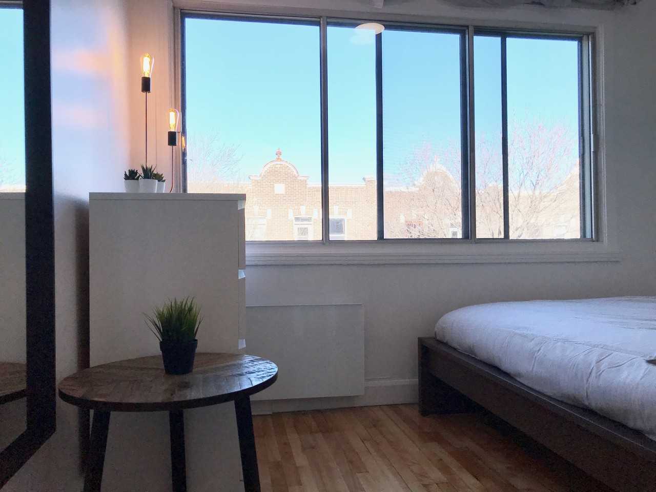 5070 Rue Boyer 8, Montréal, QC H2J 3E9 3 Bedroom Apartment for 2,500