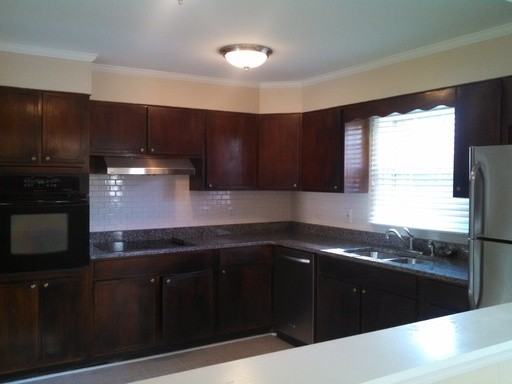 3209 Delmonte Dr - Photo 3 of 9