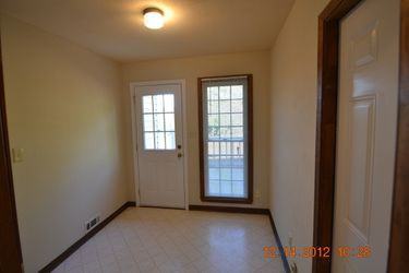 279 Victoria Ln - Photo 2 of 13