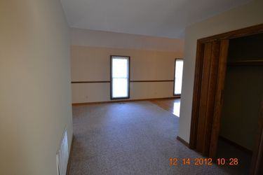 279 Victoria Ln - Photo 3 of 13