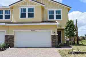 4353 Lago Dr - Photo 2 of 9