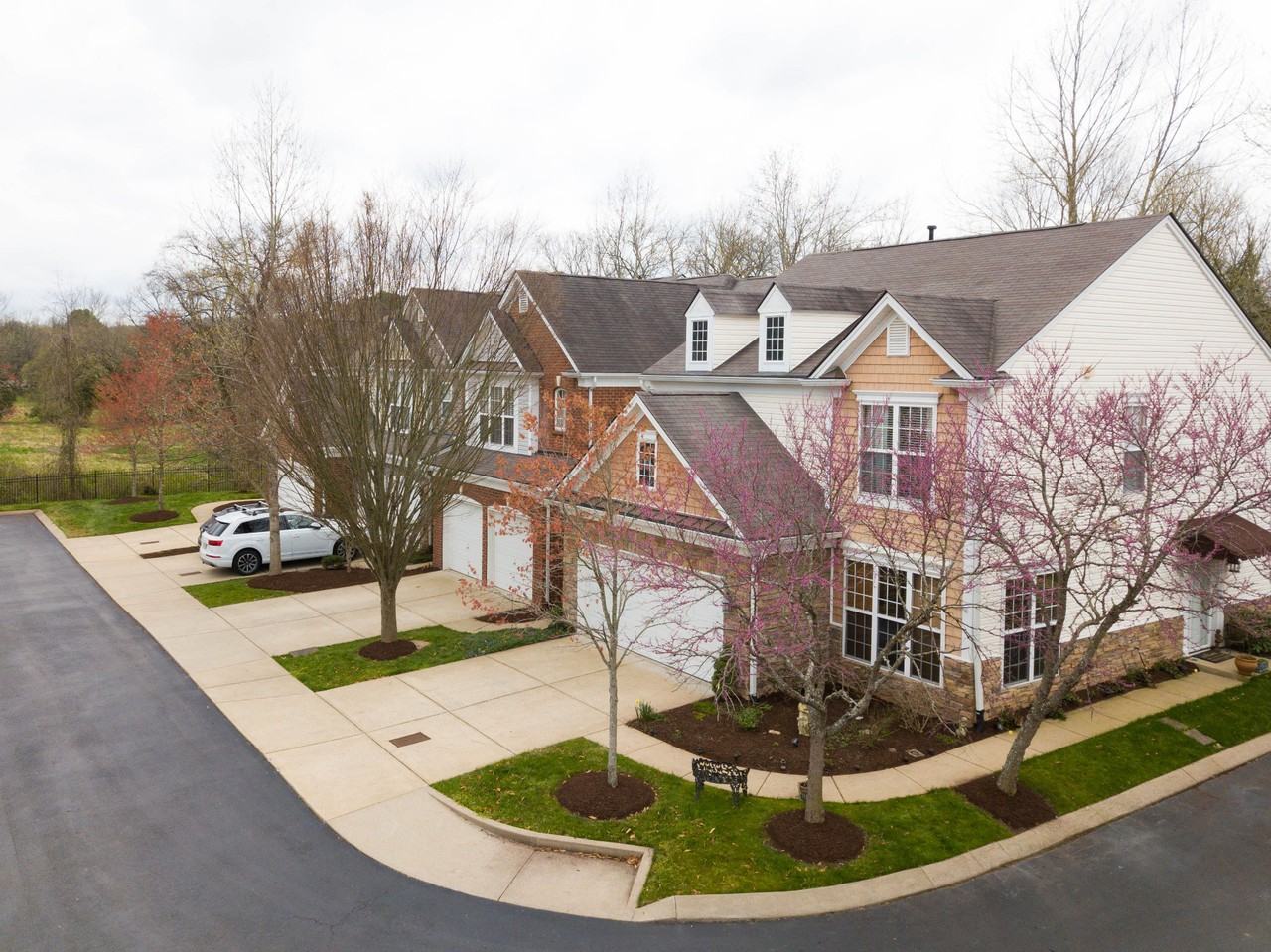 124 Honey Creek Ln - Photo 3 of 50