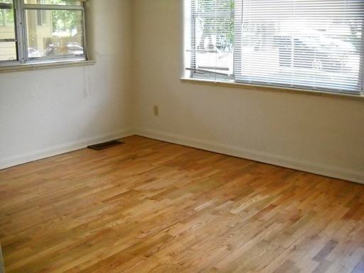 860 19th St - Photo 3 of 8