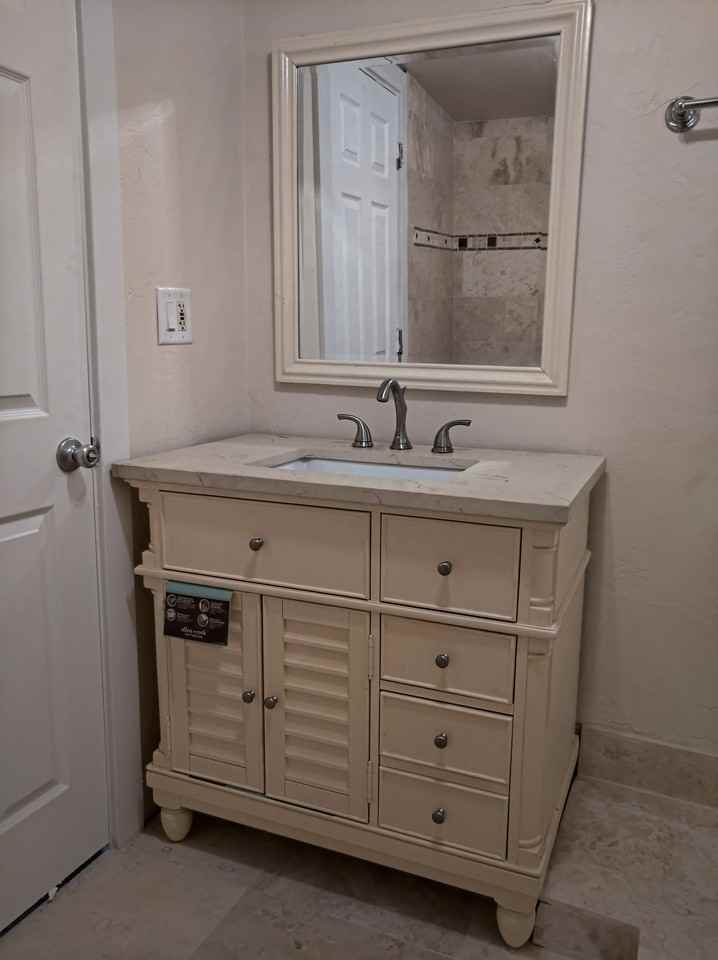 1536 East 8th Street - Photo 4 of 17