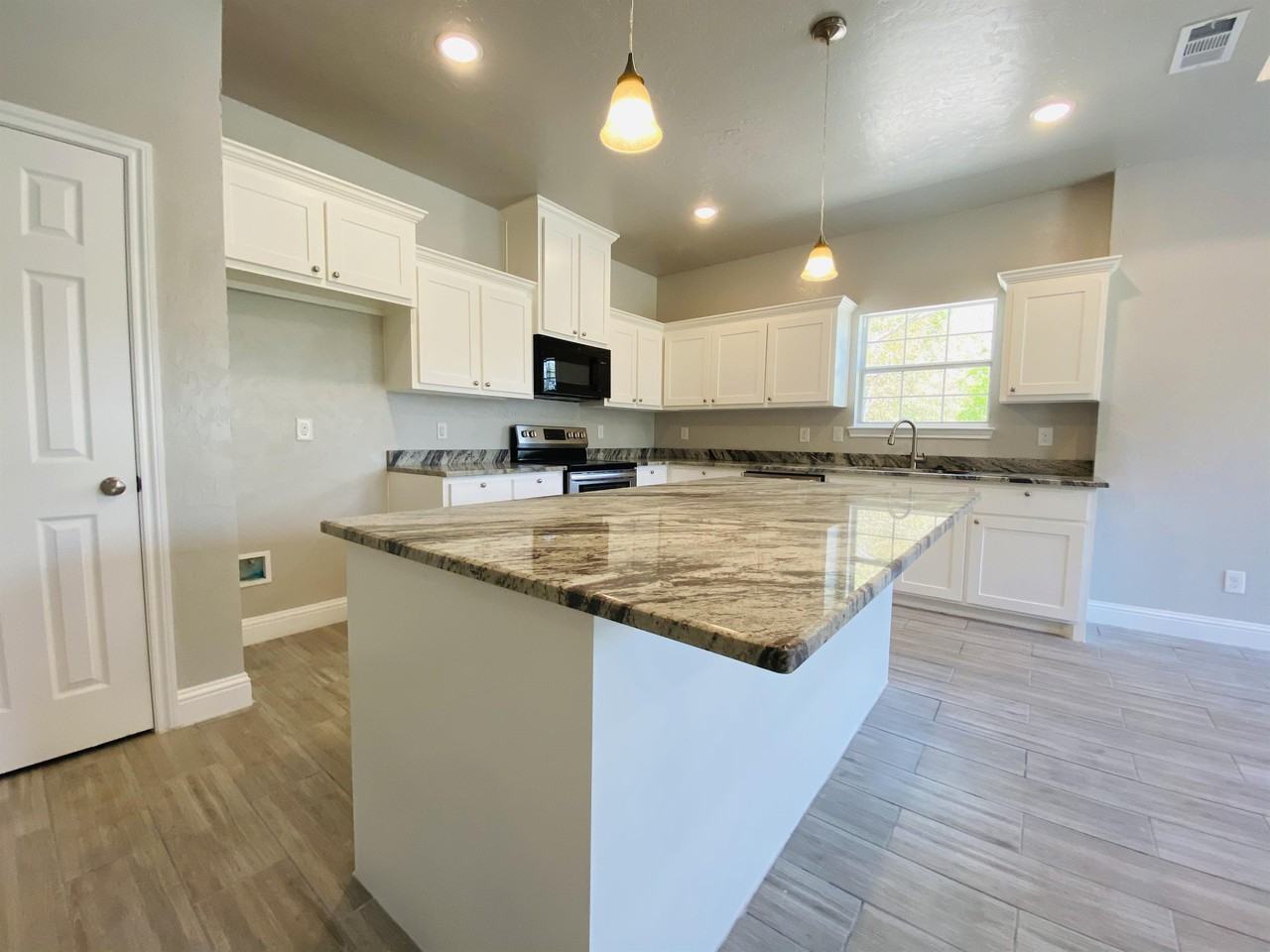 4102 Gordon St #1 - Photo 3 of 13