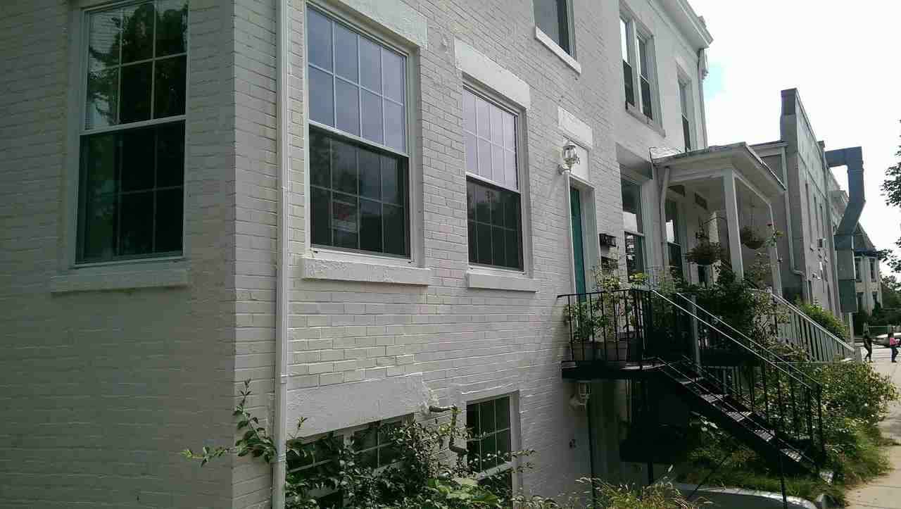 1405 Perry Pl Nw #B - Photo 3 of 22