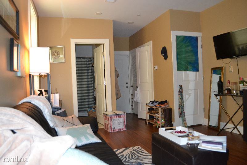 774 774 S 15th St 2R - Photo 2 of 8
