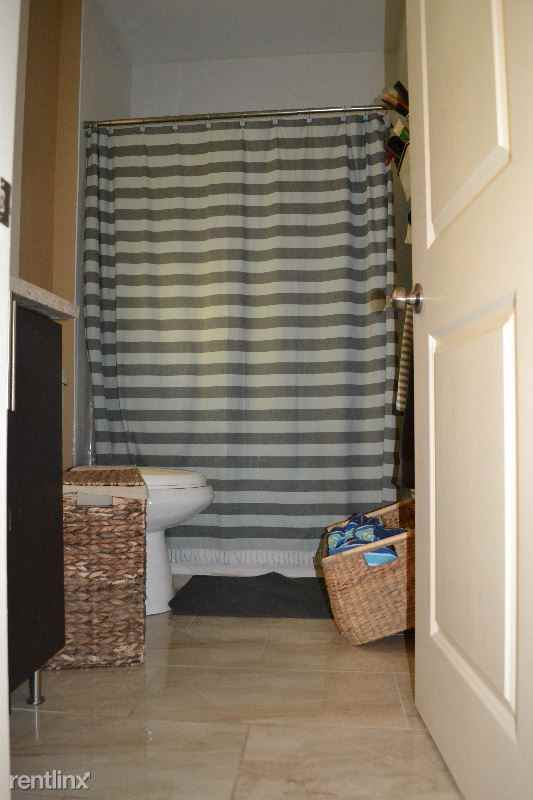 774 774 S 15th St 2R - Photo 3 of 8