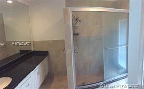 1910 Ne 206th Ter - Photo 3 of 11