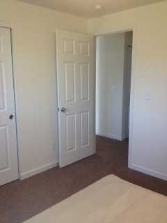 940 NE 183rd Ave - Photo 2 of 5