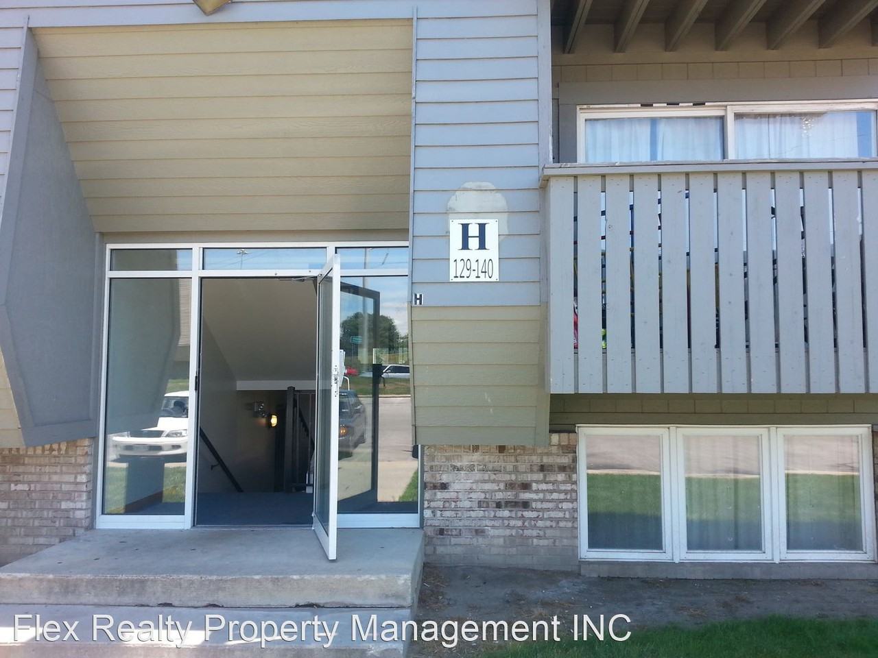 6201 GARDEN ROAD - Photo 2 of 12