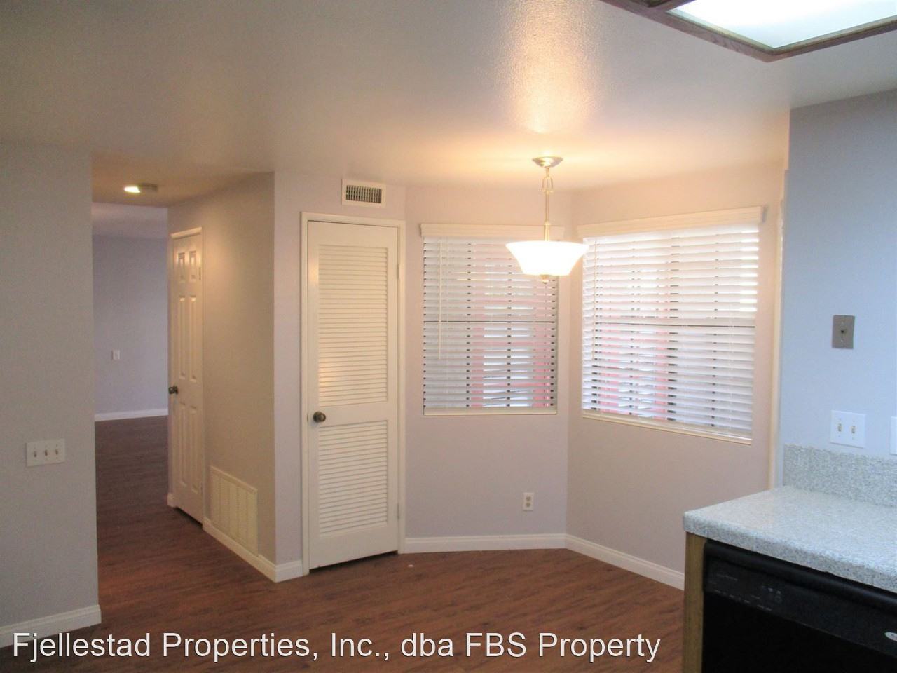 17537 Fairlie Rd - Photo 3 of 11