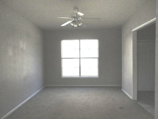 678 Gloria Dr #6 - Photo 3 of 13