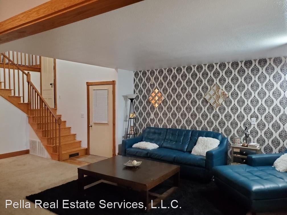 1212 Columbus St - Photo 3 of 5