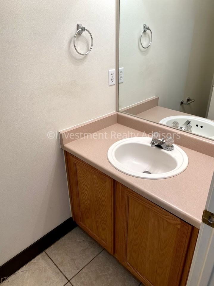 194 E Daisyfield Dr S - Photo 2 of 20