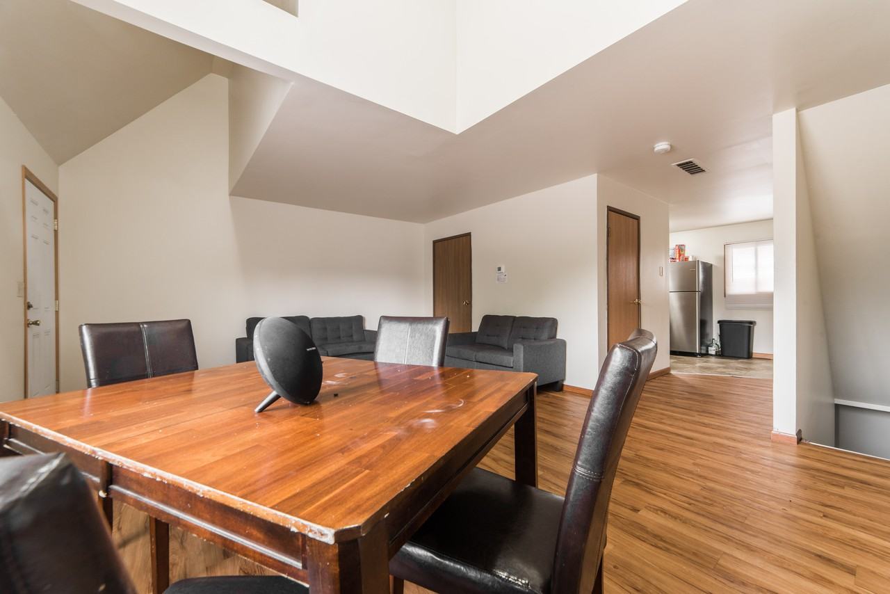 809 Edgebrook Dr - Photo 2 of 39