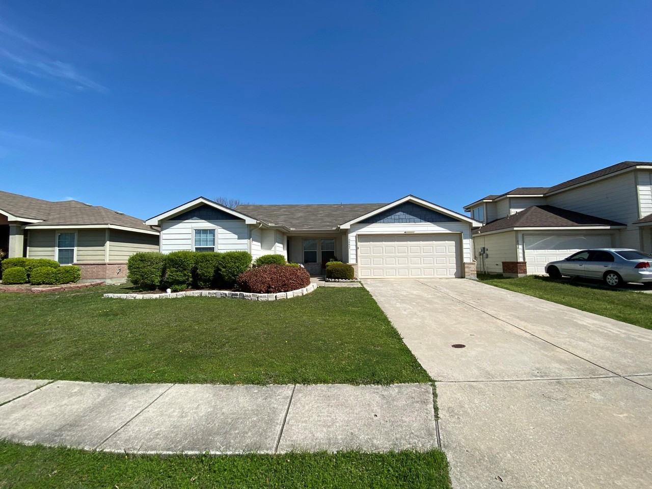 9952 Thomas Jefferson Dr - Photo 2 of 14