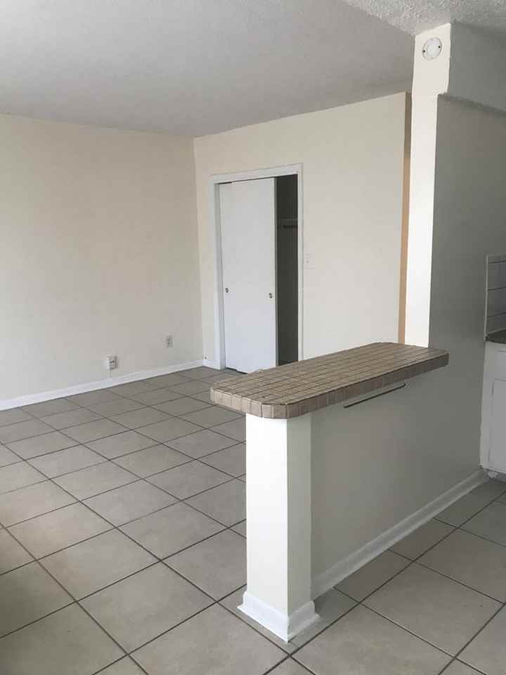 360 SE 12 Avenue - Photo 3 of 5