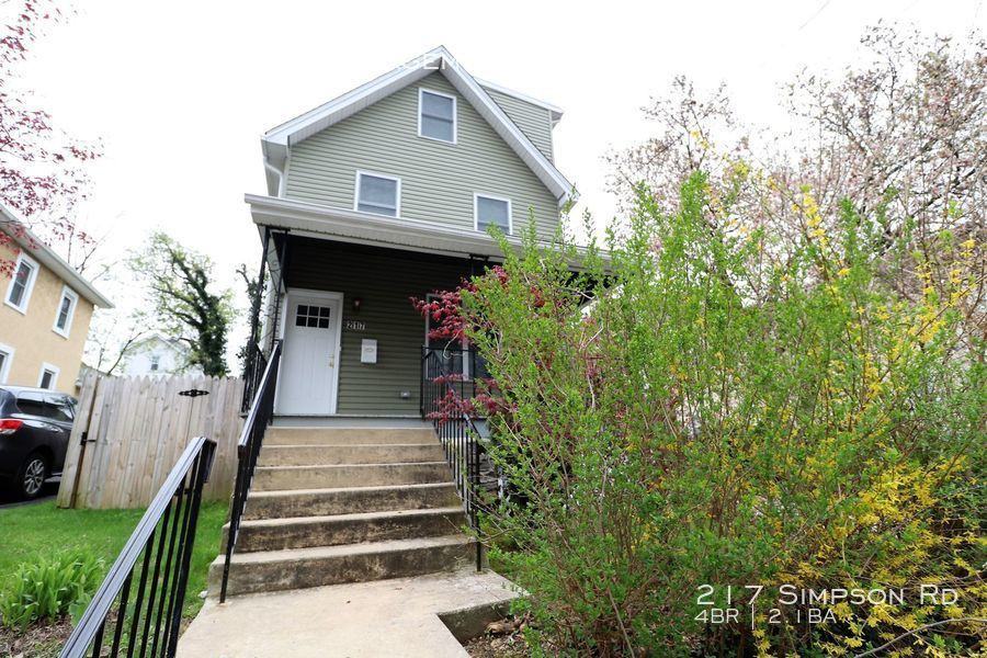 217 Simpson Rd - Photo 2 of 32