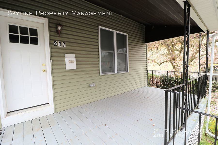 217 Simpson Rd - Photo 3 of 32