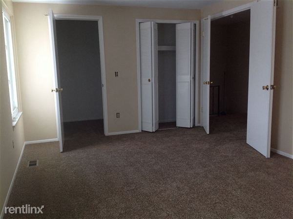 Sunny Grove Condos - Photo 3 of 9