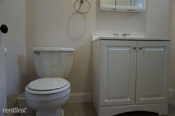 54 Woodlawn St - Photo 2 of 17