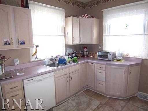 404 S State St - Photo 3 of 5